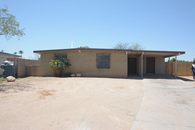 Spacious 4 Bedroom 2 Bath Home! Great Sout... - Spacious 4 Bedroom 2 Bath Home! Great Sout...