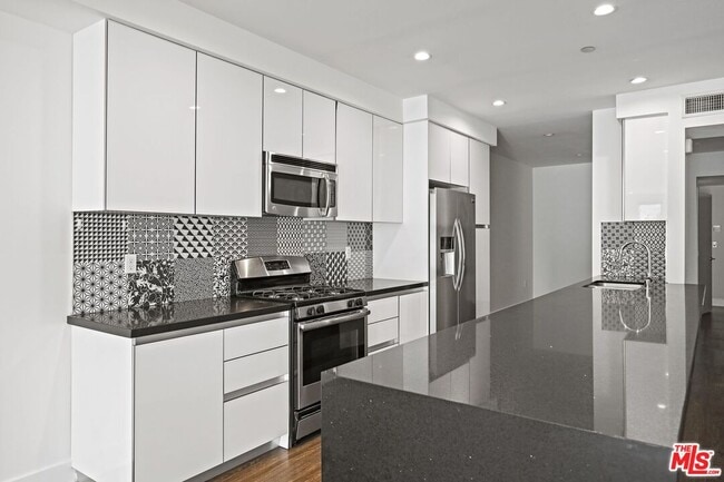 Photo - 1868 Kelton Ave Unit 207