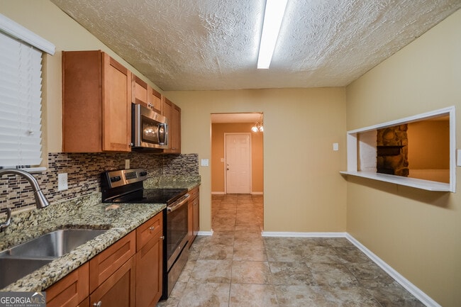 Photo - 1912 Singer Way