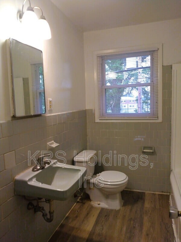 Photo - 2406 Wayside Dr