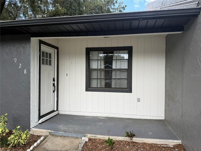 928 Winnie Ln