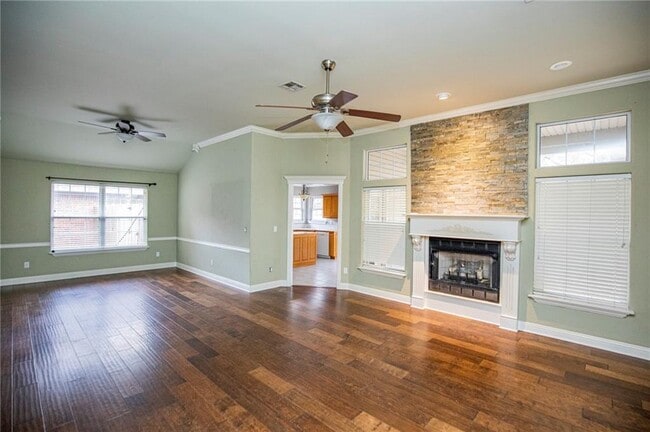 Photo - 3800 SE 8th St