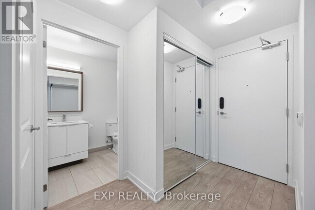 Photo - 543 Richmond St W Unit 433