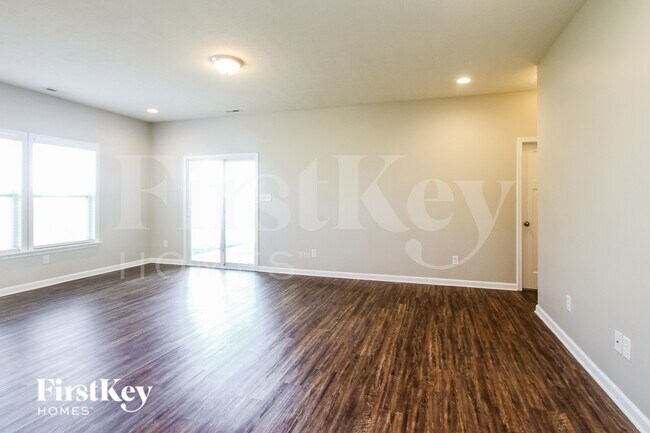 Photo - 221 St Andrews Ave