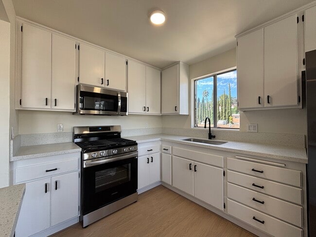 Photo - 6079 La Prada St