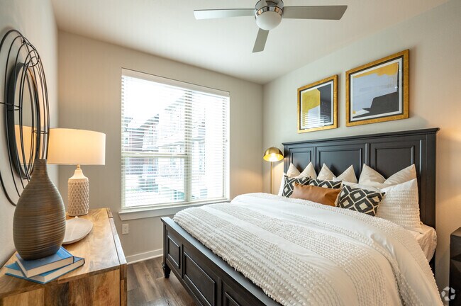 2BR, 2 BA - 1080 SF - 26 at City Point Apartments
