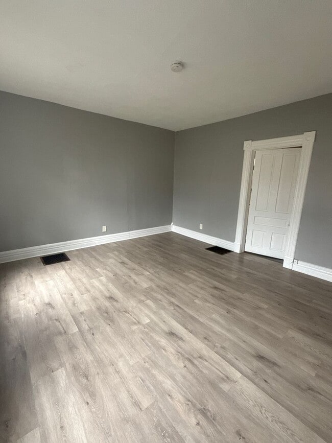 Photo - 26 E Main St Unit A (lower)