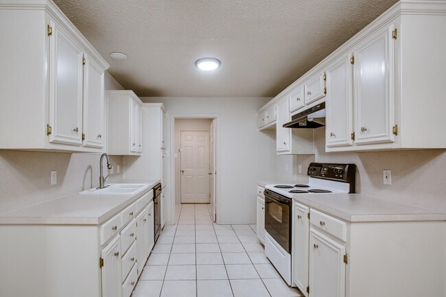 Photo - 3113 99th St