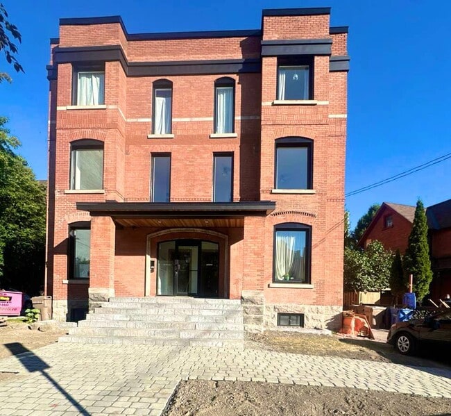 Building Photo - 53 Maclaren St