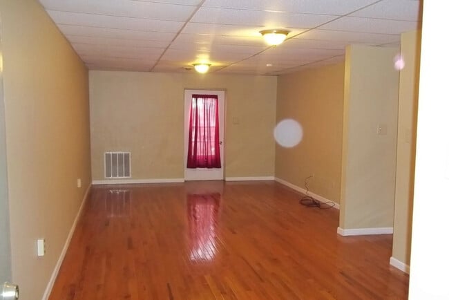 Photo - 2100 W Norwegian St