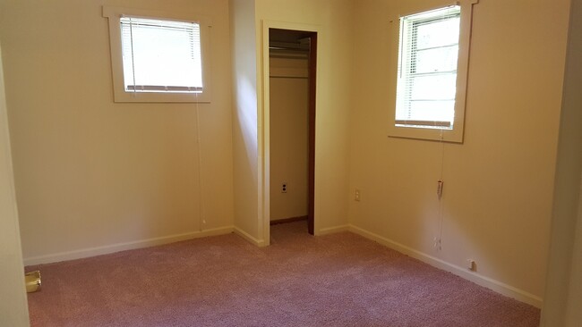 Photo - ***2 bedroom, 1 bath house Available July 2026!***