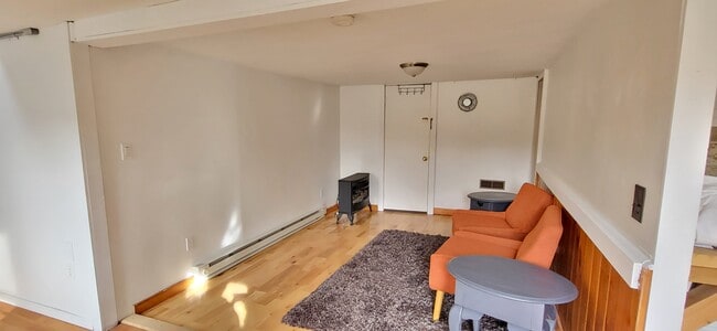 Photo - 46 N Center St