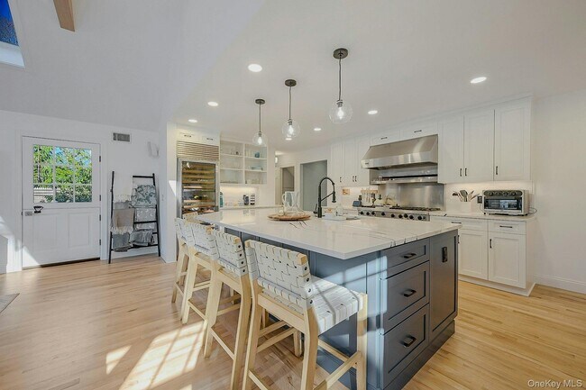 Photo - 5270 Nassau Point Rd