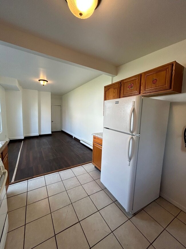 Photo - Nice 3 bedroom house big kitchen and Parking