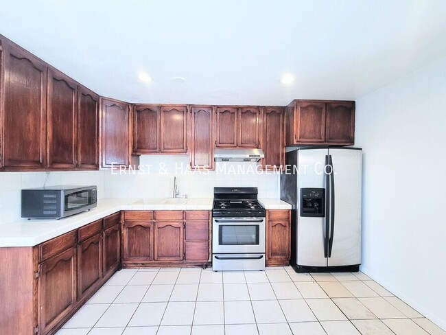 Photo - 14913 Mansel Ave