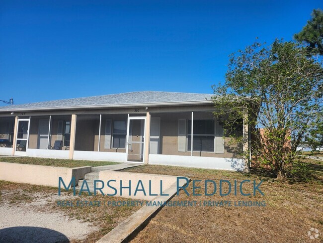 Building Photo - 3 bedroom 2 bath Rental