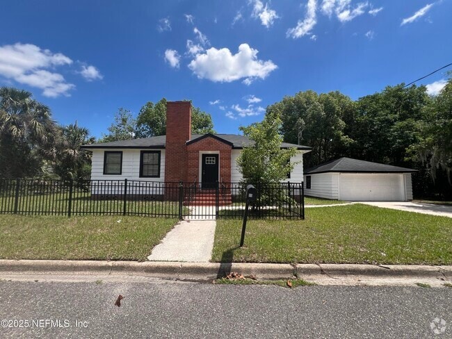 Building Photo - 95 Andress St Rental