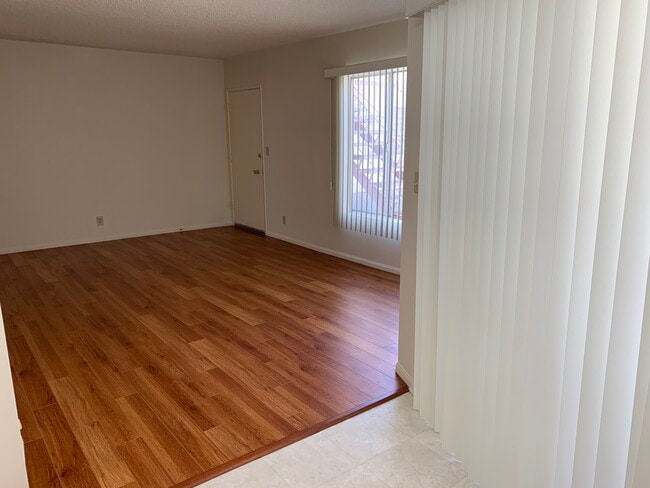 Photo - 1009 N Hayworth Ave