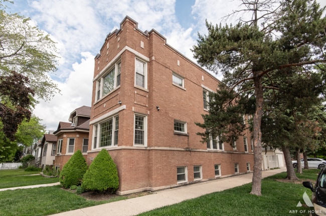 Photo - 3301 N Kilbourn Ave Unit G