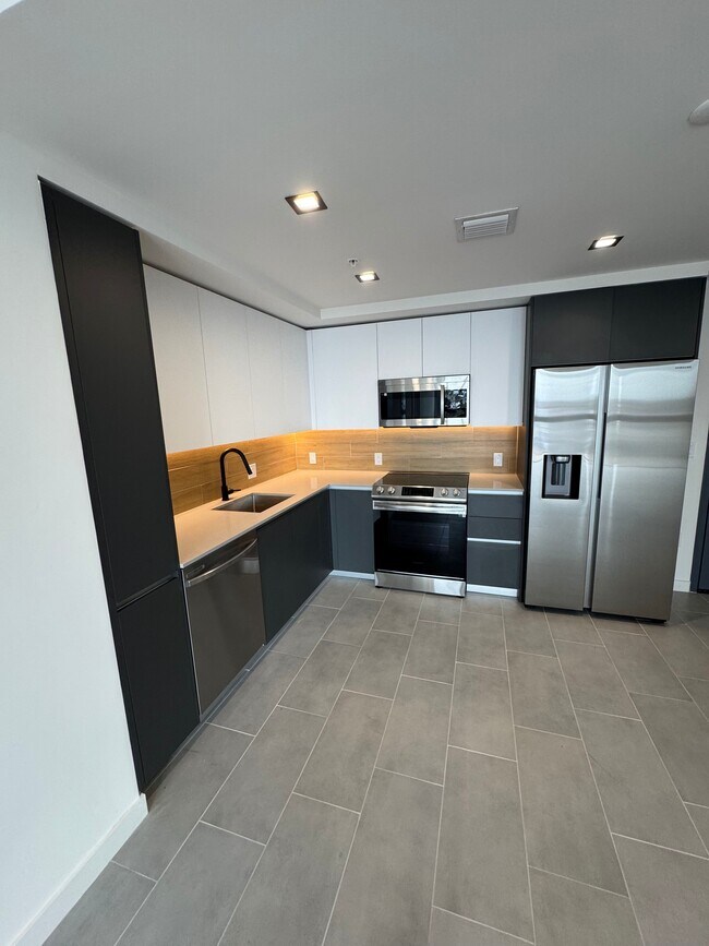 Photo - 25 NW 23rd St Unit B1