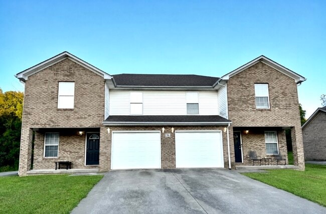 Building Photo - 586 Hampton Way