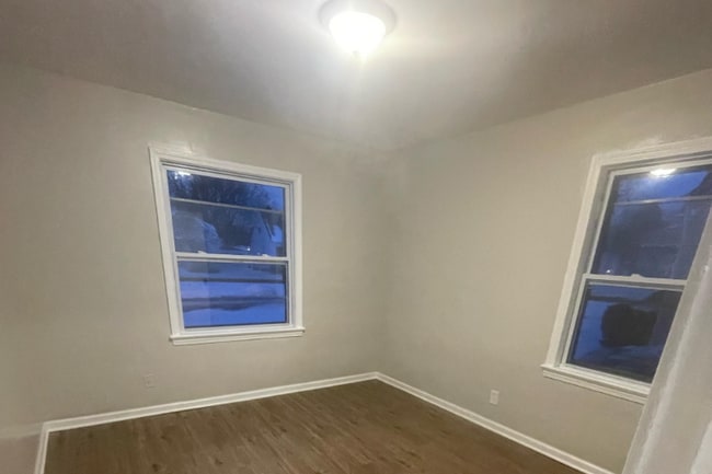 Photo - 18406 Lewis Dr