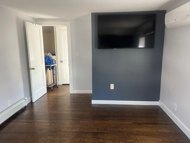 Photo - 125 Thacher St