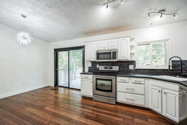 Photo - 12100 Silver Maple Dr