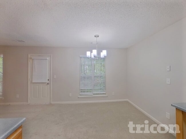 Photo - 7913 Four Oaks Ct