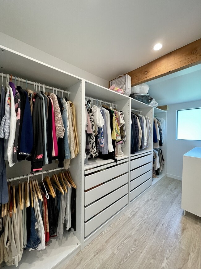 Photo - 6143 Carpenter Ave