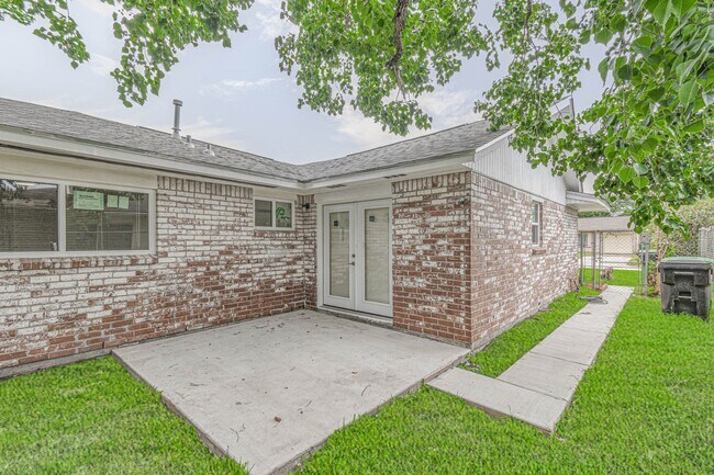 Photo - 5003 Denoron Dr