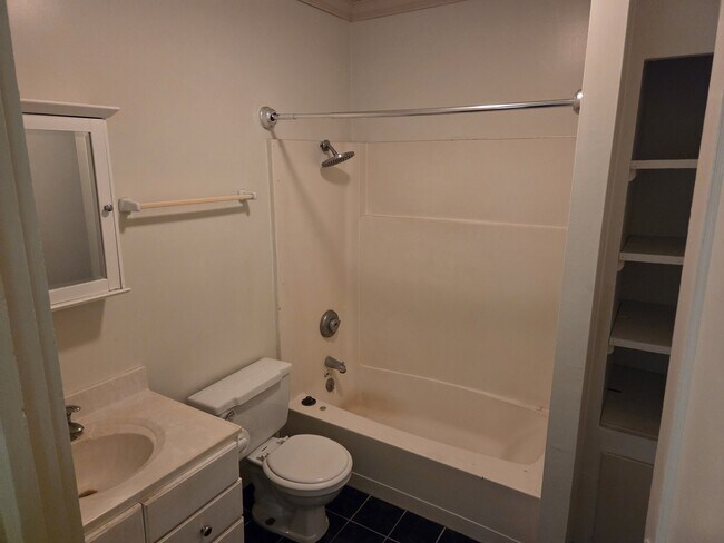 807 Ferris Ct Unit 1