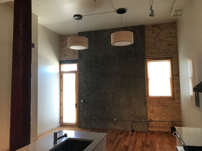 Photo - Beautiful 2 Story Apartment