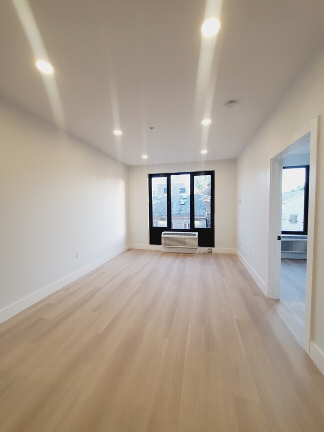 316 Forrest St 301