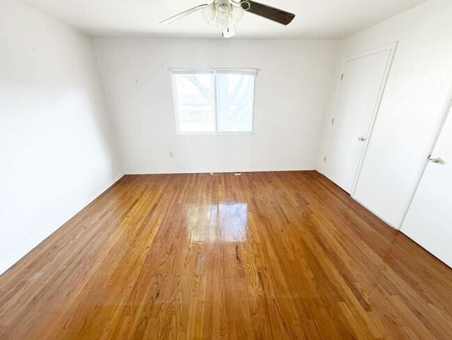 Building Photo - 2 BED, 2 BATH BEAUTIFUL UNIT CLEVELAND!