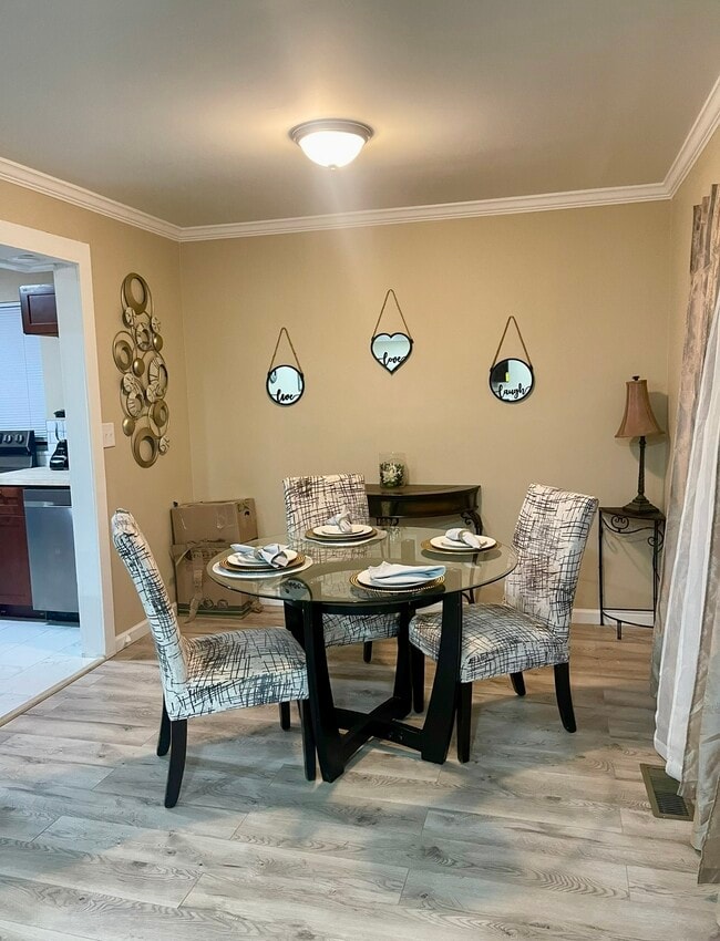 Photo - 616 Antwerp Ave