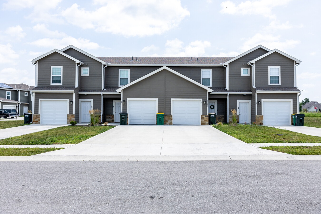 Prairiebrooke Townhomes - Prairiebrooke Townhomes
