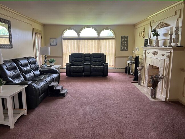 Photo - 125 Nottingham Dr