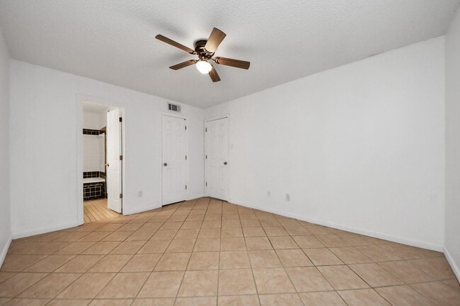 Photo - 17331 Red Oak Dr Unit 55