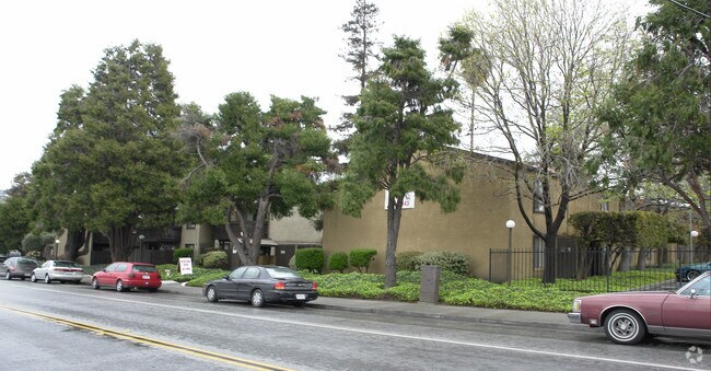 Photo - Snooty Fox Apartments