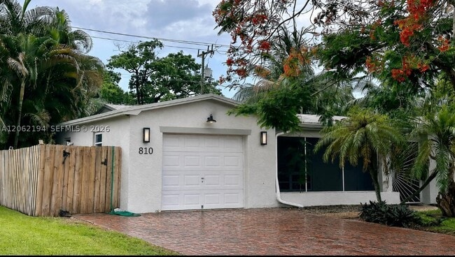 810 NW 8th Ave