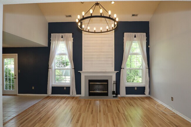 Photo - 3 Bedroom Noblesville Home!