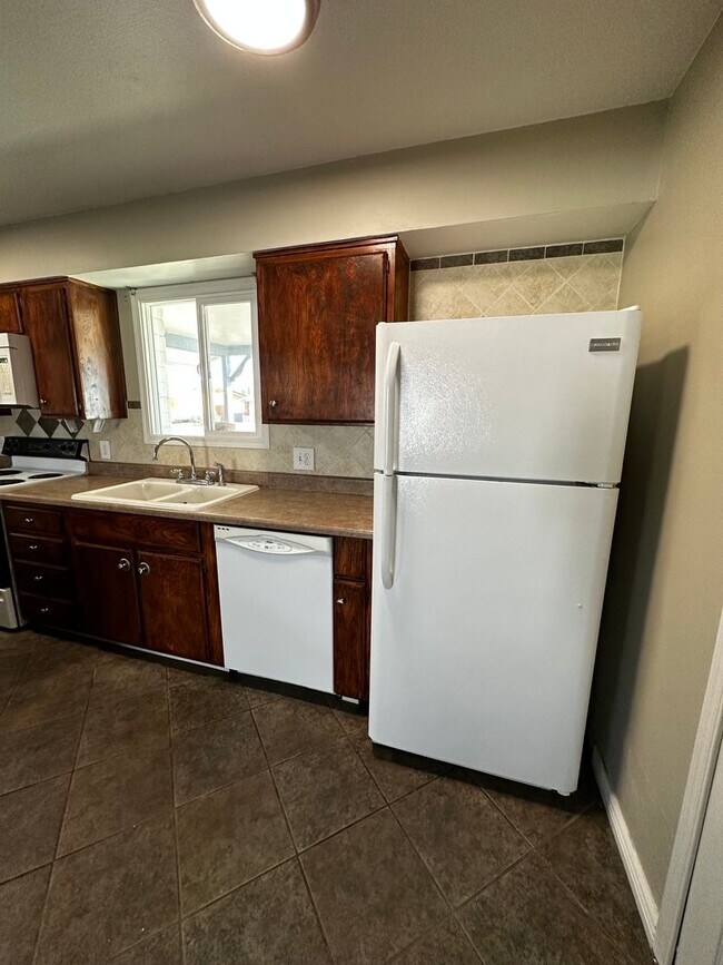 Photo - 3 BED ROOM HOME IN MESA WITH NO HOA