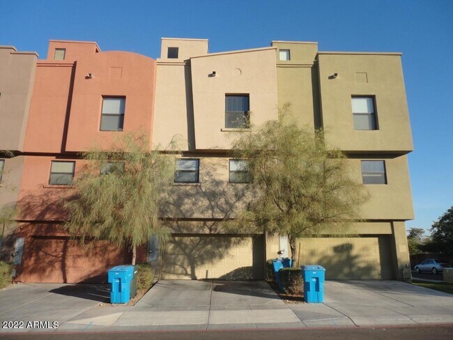 112 W Milada Dr