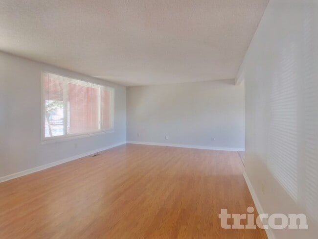 Photo - 3670 Renee Way