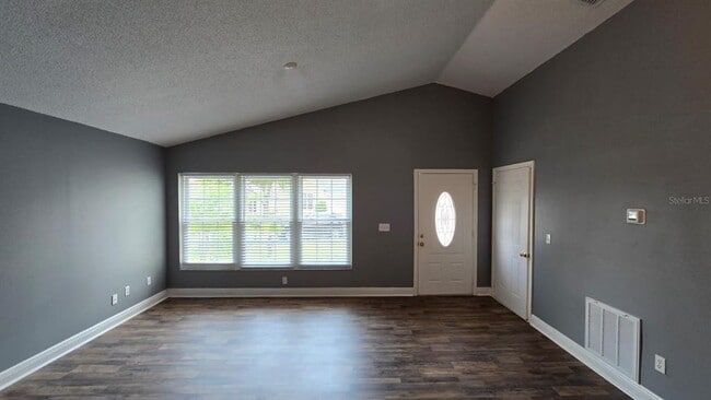 Photo - 333 Rollins Dr