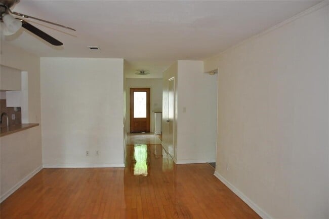 Photo - 5519 Caversham Dr