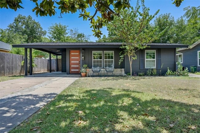 Building Photo - 8415 Bowling Green Dr Rental