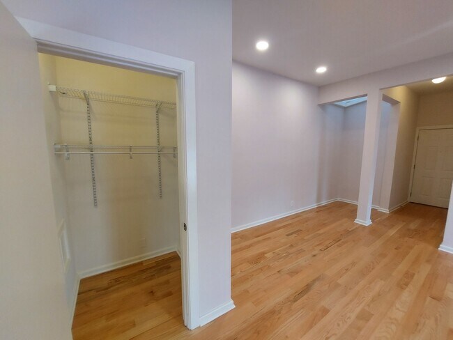 Photo - 3255 N Broadway Unit 3B