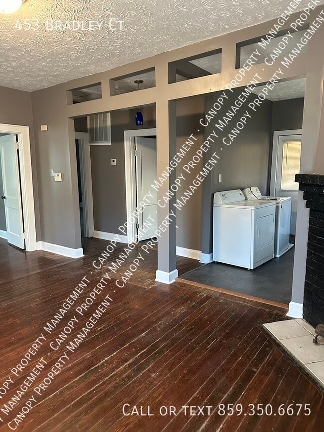 Photo - 453 Bradley Ct